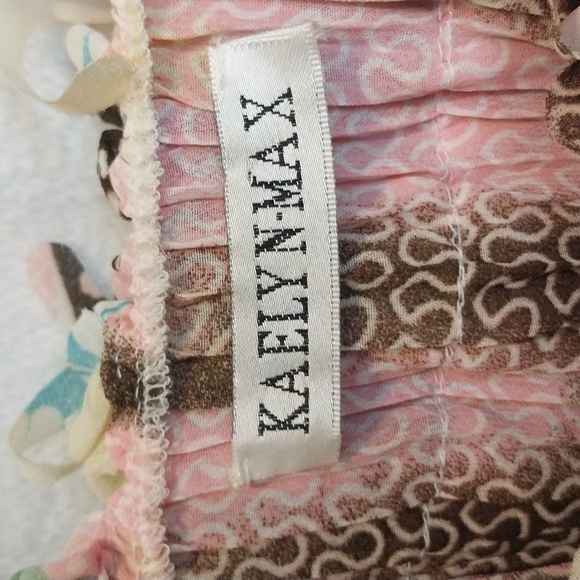 Kaely N-Max Cold Shoulder Blouse - Picture 3 of 4